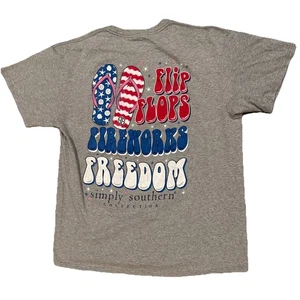 Simply Southern Women's T-Shirt Size Medium Flip Flops And Freedom Gray America - Picture 1 of 2