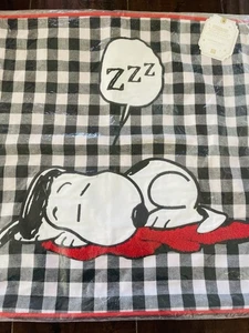 Pottery Barn Peanuts Sleeping Snoopy Christmas Pillow Cover HTF 2017 Gingham - Picture 1 of 6