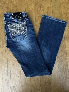 MISS ME ~ Pantalones de mezclilla de corte bota bordados con diamantes de imitación embellecidos talla 27 - Imagen 1 de 12