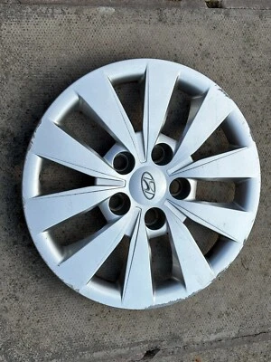 HYUNDAI I30 15" WHEEL TRIM X 1 HUB CAP GENUINE 52960A6100 BOLT ON TYPE 5 STUD - Image 1 of 4