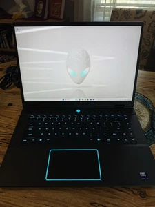 Alienware m16 R2 16" QHD+ 240Hz Intel Core Ultra 7 155H 16GB 1TB SSD RTX 4070 - Picture 1 of 16
