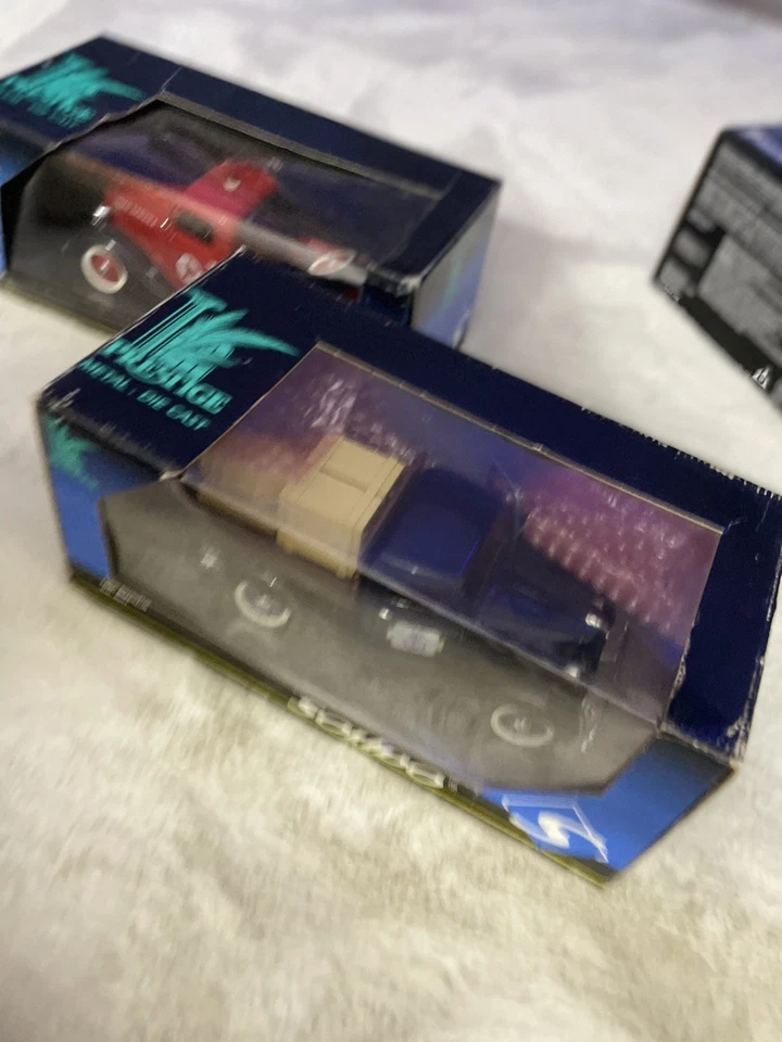 2 x  Solido Prestige Metal model no 8037 8057 Ford Rare  1:18 france Pickup ovp - Bild 1 von 4