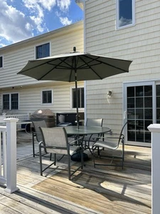 60 Inch Brown Jordan Round Glass Patio Table, Set Of 4 Chairs (green) W/Umbrella - Picture 1 of 17