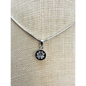 Collar de cadena de 15 pulgadas con colgante de trébol y placa de plata vendedor de EE. UU. - Imagen 1 de 8