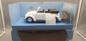 Modellini auto 1:18 Revell VW 1302 LS Maggiolino Cabriolet confezione originale - Foto 1 di 12