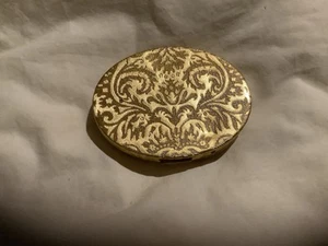 Lápiz labial MCM Goldtone filigrana espejada Avon compacto belleza recargable plus de colección - Imagen 1 de 7