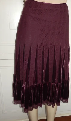 Falda Completa Free People Romántica Boho Borgoña Terciopelo/Encaje en Niveles Midi Acampanada Foto 1 de 4