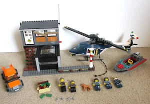 LEGO City: Helicopter Arrest (60009) 2012 Retired - Picture 1 of 7