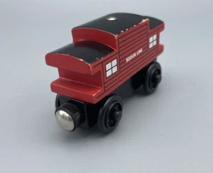Thomas & seine Freunde Holzeisenbahn Zug Panzer Lok - Sodor Caboose - 2003 EUC rot - Bild 1 von 7