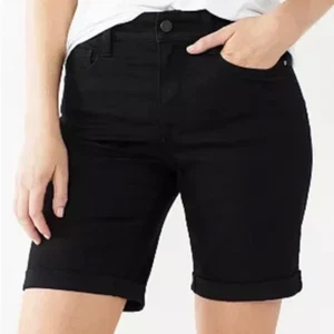 Nine West Woman's High Rise Cuffed Bermuda Shorts Size 4 Black - Picture 1 of 9