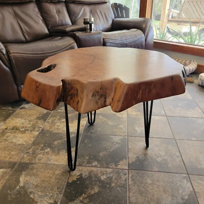 全新 - 咖啡桌 - 活橡木树桩 带环氧填充 — 第 1/4 张图片