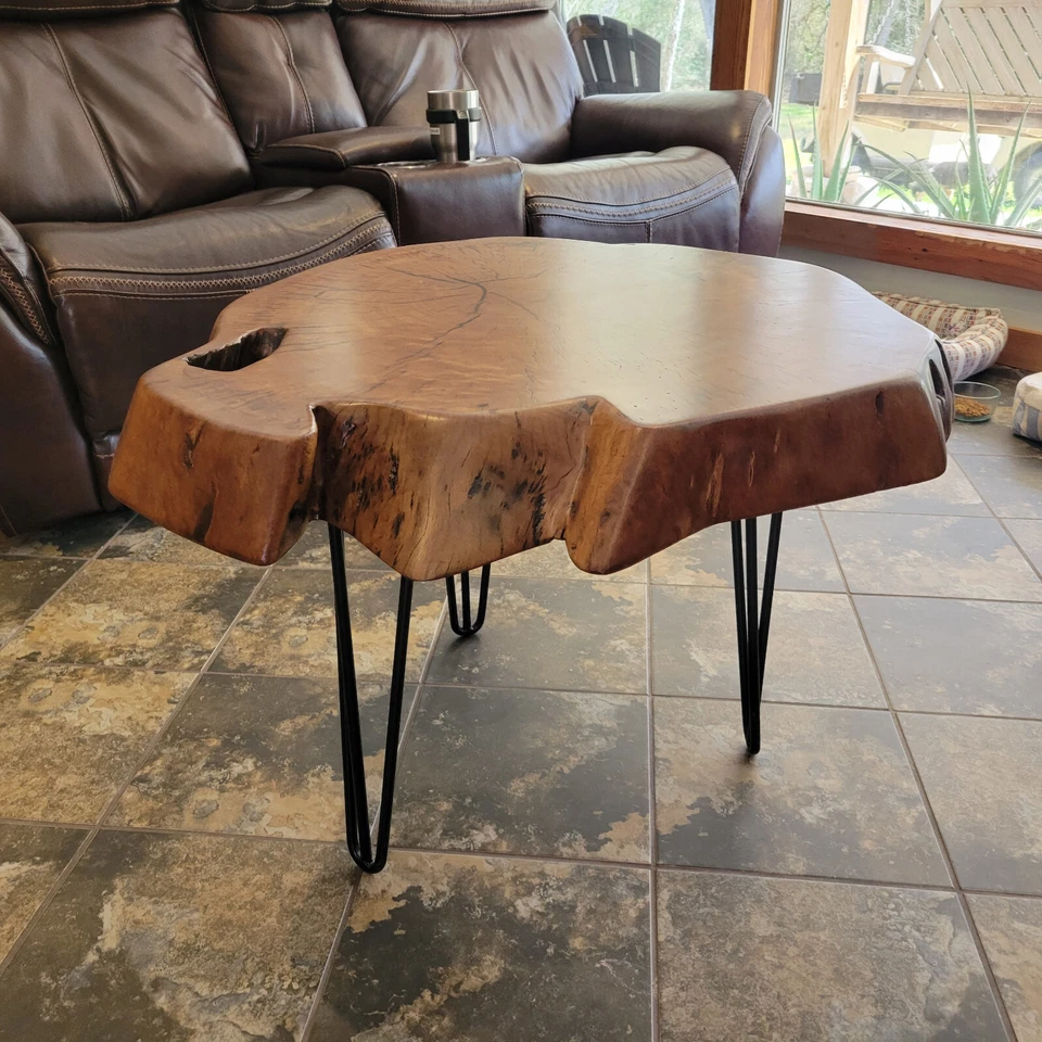 NUEVO - Mesa de centro - Tocón de roble vivo con relleno epoxi Foto 1 de 1
