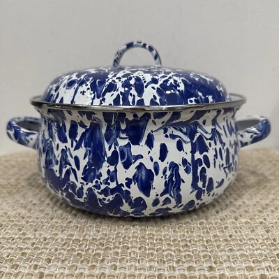 Golden Rabbit Dutch Oven Cooking Pot 2 Qt Enamelware Cobalt Blue Swirl - Image 1 of 4