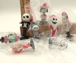 NIGHTMARE BEFORE CHRISTMAS CHIBI SNAPZ Saugnapf Figuren Spielzeug Disney 9 Stück - Bild 1 von 11