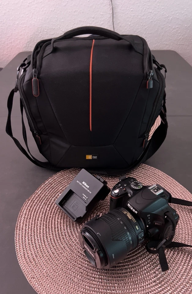 Nikon D5100 Spiegelreflexkamera mit AF-S DX NIKKOR 18-105mm 1:3,5-5,6 ED - Bild 1 von 4