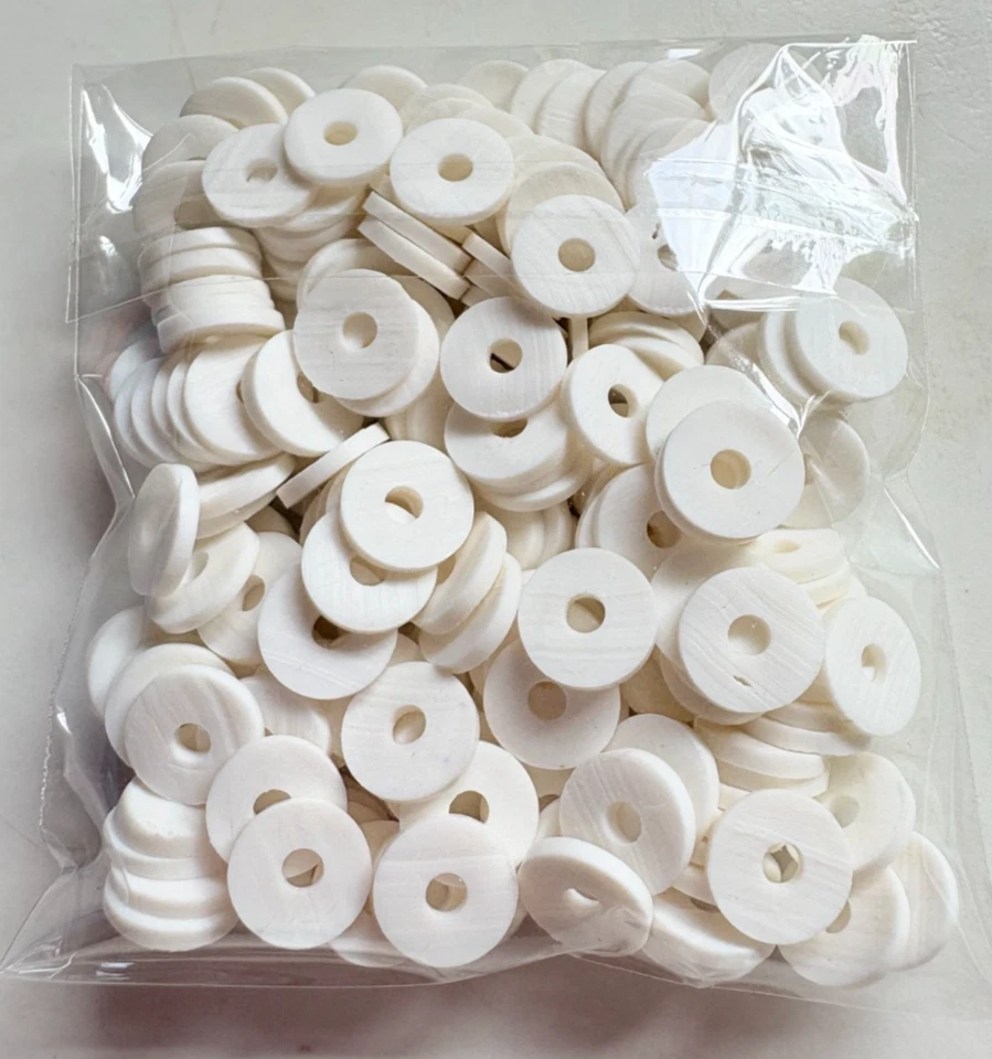 800 x White Polymer Clay Heishi Flat Round / Disc Beads - Size 8mm. - Image 1 of 1