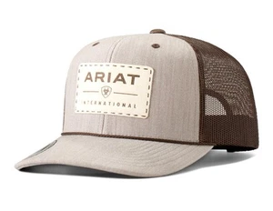 Ariat Cappello Uomo Berretto Baseball Maglia Snapback Scamosciato Patch Logo Tan A300082908 - Foto 1 di 2