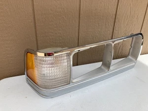 MERCURY GRAND MARQUIS 1988-1991 HEAD LIGHT BEZEL W/SIDE MARKER PASSENGER SD (J) - Picture 1 of 6