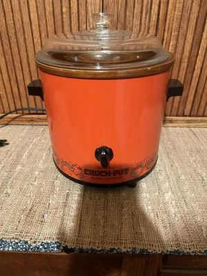 Vintage 1970's Rival Crock Pot Flame Orange # 3100/2 Slow Cooker 3.5 Qt w/Lid - Image 1 of 4