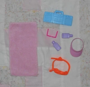 Mattel Barbie's 1994 "Lets Go To The Beach" 7 Pieces Towel Snorkel Lotion EUC - Picture 1 of 6