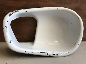 1994-1998 FORD MUSTANG F4ZB-63228-AGW RH INTERIOR DOOR HANDLE CUP TRIM 94 95 96 - Picture 1 of 2