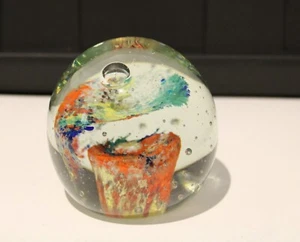 * UNMARKED GLASS PAPER WEIGHT SQUAT 68MM EXPLOSION OF COLOUR FLAT BASE #ZBF63 - Picture 1 of 8