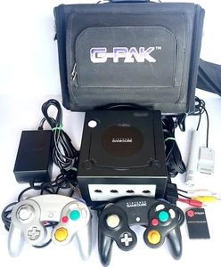 VINTAGE NINTENDO GAME CUBE G-PAK BUNDLE SCHWARZ KONSOLE 2 CONTROLLER 8 SPIELE MEHR - Bild 1 von 13