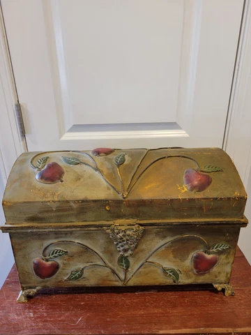 Vintage?? Steel Chest Unmarked: Apples and Grapes Design. Read Description Cover
