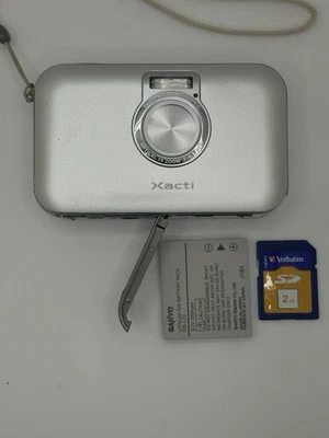 Sanyo Xacti VPC-E6EX Digitalkamera 6MP, 3x Zoom, Silber – sehr guter Zustand - Bild 1 von 4