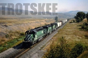 35mm Slide USA Railways Burlington Northern Diesel Locomotive 8035 1998 Orig - Picture 1 of 1