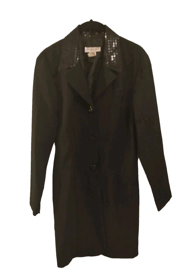 Vestido Abrigo Vintage Alyn Paige Talla 9/10 Negro Con Cuello Brillo y Acentos con Botones  Foto 1 de 4