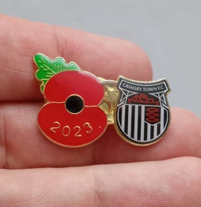 Grimsby Town FC Enamel Football Lapel Pin Badge. PB4-709 - Picture 1 of 3