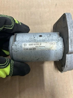 Jaguar X300 XJR6 XJR Traction control model & throttle accelerator cables - Image 1 of 4