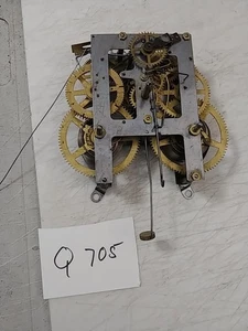 INGRAHAM PARLOR CLOCK MOVEMENT - Picture 1 of 4