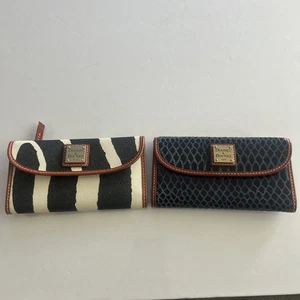 Lotto portafogli Dooney & Bourke Pebble Continental in pelle pochette grandi tripli - Foto 1 di 15