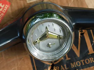 1958 1959 Pontiac Steering Wheel & Horn Button OEM Original - Foto 1 di 10