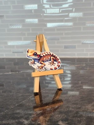 Gecko crestado, PEGATINA DE VINILO IMPERMEABLE para PORTÁTILES, VASOS, ETC. Foto 1 de 2