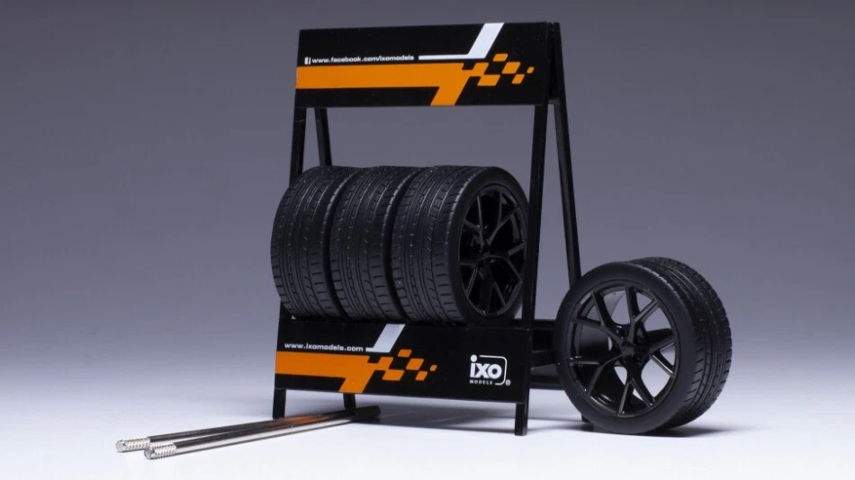 Set 4 Wheels Rs3 Black / Silver 1:18 Model 18SET029 IXO MODEL - Immagine 1 di 1