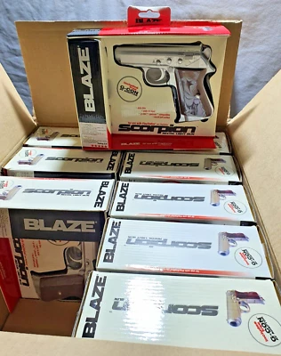 PISTOLA DE LUZ RETROCESO BLAZE SCORPION PLATEADA con adaptador G-CON PARA PS1 NUEVA 100% COMO NUEVA