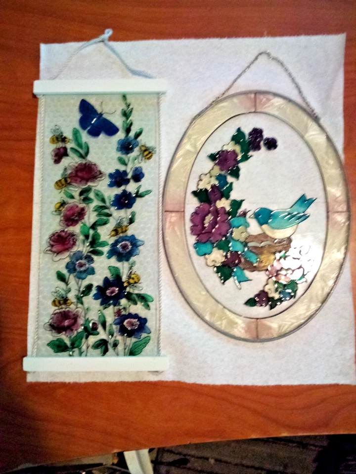 Vintage: Joan Baker Hand Painted Stained Glass Suncatcher. Lot of 2 Foto 1 de 4