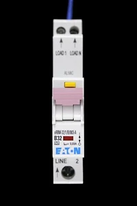 EATON 32 AMP CURVA B 10kA 30mA RCBO TIPO A eRBM-32/1/B/003 EMBH132R30C - Foto 1 di 6