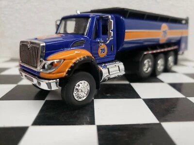 Camión cisterna de combustible IH International Workstar 2018 1/64 camión SD GREENLIGHT 76 dcp Foto 1 de 4