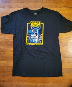 T-shirt Star Wars GRANDI MONTAGNE FUMOSE grande che la foresta sia con te A1 - Foto 1 di 4