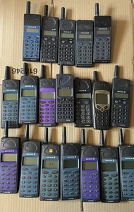 Lot de téléphones Ericsson - A1018s GA628 A2618s S868 GH388 GH337 GA318 T10 PF768 - x30 - Photo 1 sur 2