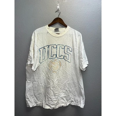 Camisa De Colección UCCS Universidad de Colorado Springs Camisa Blanca GFS Desteñida Años 90 2XL Foto 1 de 4