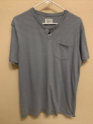 L@@K- Camiseta Henley Para Hombre Converse One Star Azul/Gris Rayas con Bolsillo Talla Med Foto 1 de 4