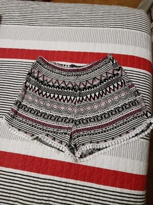 Derek Heart Girl Multicolor stripes shorts w/pompom trim M 10/12. 330 - Image 1 of 4