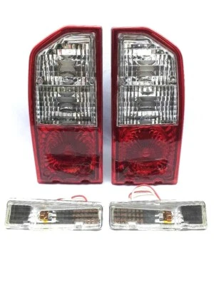 CHEVROLET TRACKER 4WD, VITARA, ESCUDO, SIDEKICK REAR TAIL LIGHT AND SIGNAL LAMP - Image 1 of 4