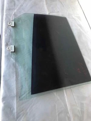 Nissan Leaf 2011-2012 hatchback puerta trasera ventana de vidrio lado derecho del pasajero Foto 1 de 4