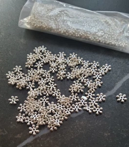 Distanziatore fiocco di neve perline fai da te per fare gioielli oggetti vestiti collana - Foto 1 di 3